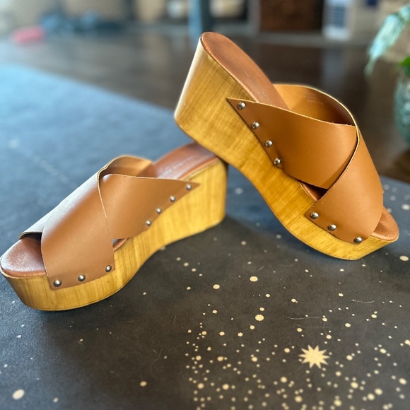 Charles David Wedges Brown Leather Wooden Sandals Like New size 9 - Picture 2 of 5